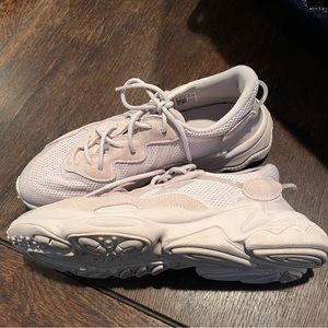 Light purple ADIDAS GYM SHOES
